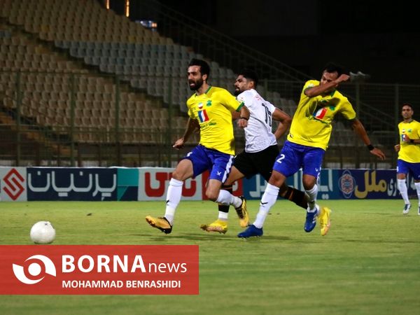 دیدار تیم های فوتبال صنعت نفت - مس رفسنجان