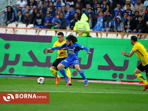 دیدار تیم های فوتبال استقلال- سپاهان