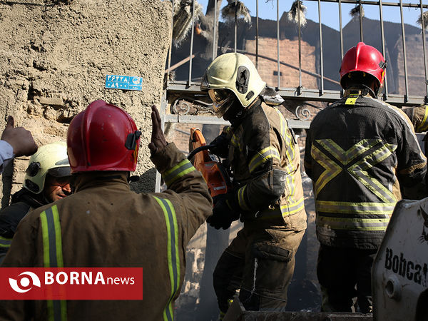 آتش سوزی انبار پنبه در خیابان مولوی تهران