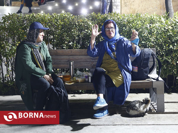 افطاری ساده در برج میلاد