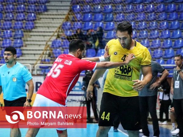 دیدار تیم های هندبال سپاهان - عمان کلاب