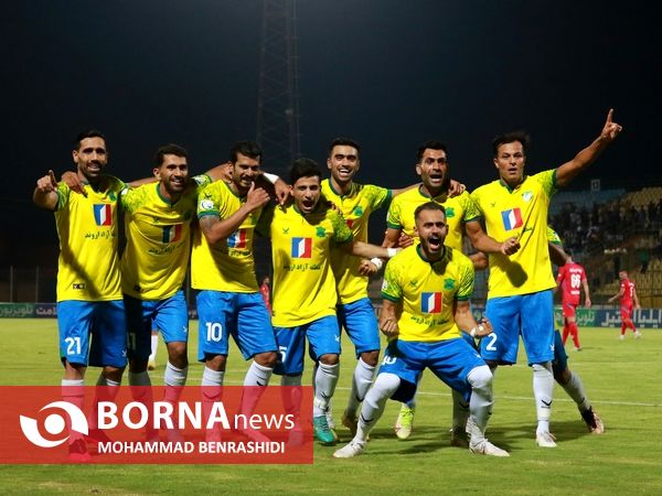 دیدار تیم های فوتبال صنعت نفت - نساجی