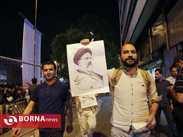 تبلیغات خیابانی نامزدهای ریاست جمهوری توسط هوادارانشان