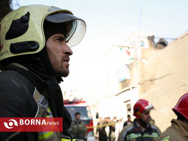 آتش سوزی انبار پنبه در خیابان مولوی تهران