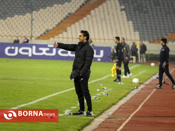 دیدار تیم های فوتبال  استقلال - نود ارومیه