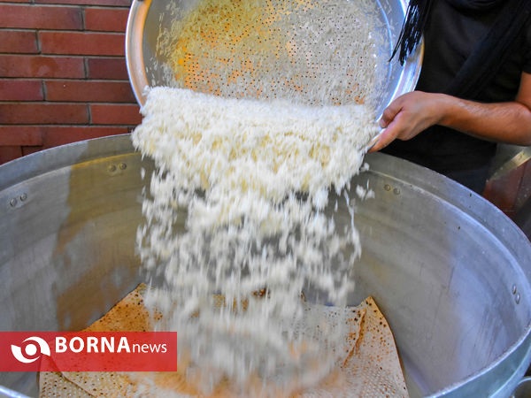 سفره‌دار مجلس حسین(ع)