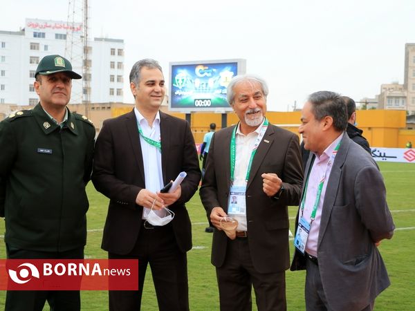 در حاشیه دیدار تیم های فوتبال صنعت نفت - آلومینیوم