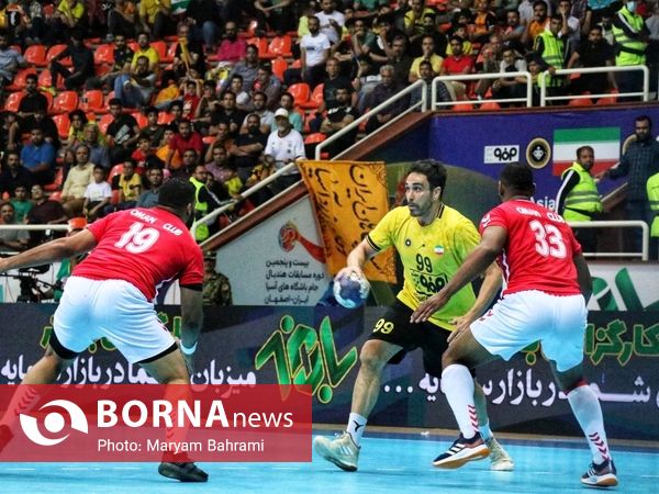 دیدار تیم های هندبال سپاهان - عمان کلاب