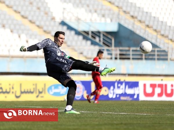 دیدار تیم های فوتبال آلومینیوم - تراکتور