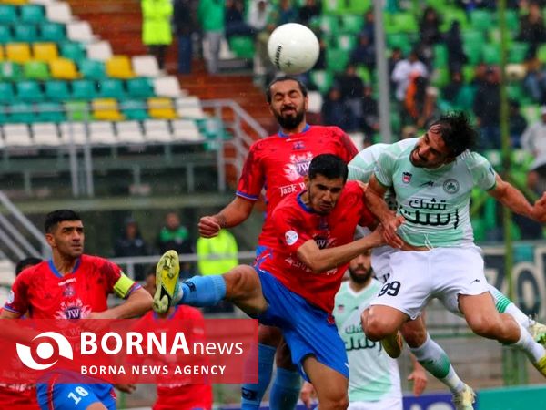 دیدار تیم های فوتبال ذوب آهن - نساجی مازندران