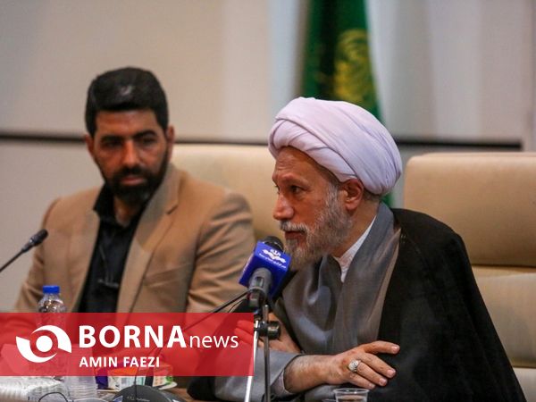 دیدار اصحاب رسانه با نماینده ولی فقیه در فارس