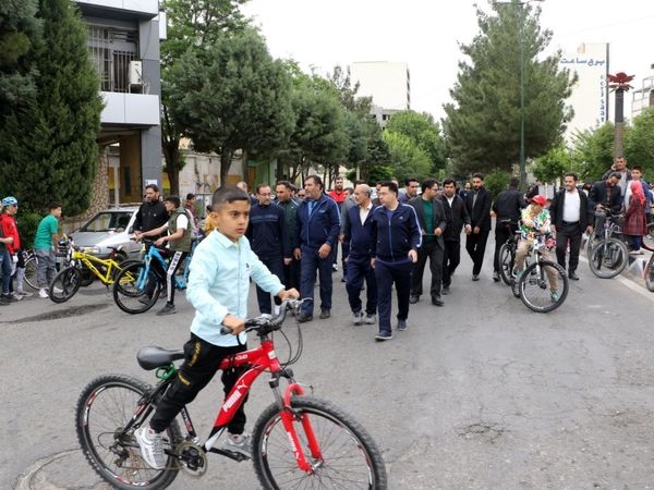 همایش پیاده‌روی خانوادگی و دوچرخه سواری در میاندوآب