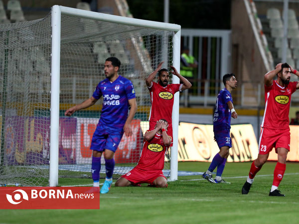 دیدار تیم های فوتبال پرسپولیس - هوادار