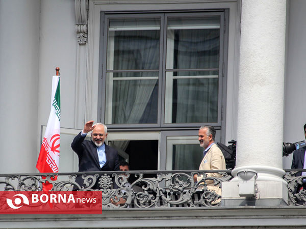 محمد جواد ظریف در بالکن هتل کوبورگ