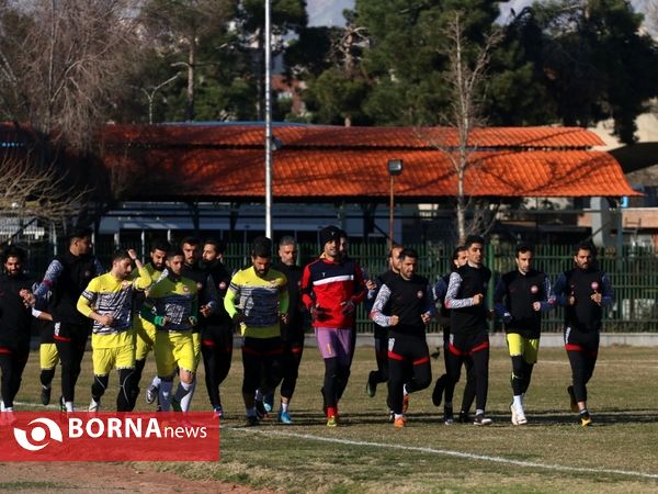 تمرینات نیم فوتبال سپیدرود رشت در تهران