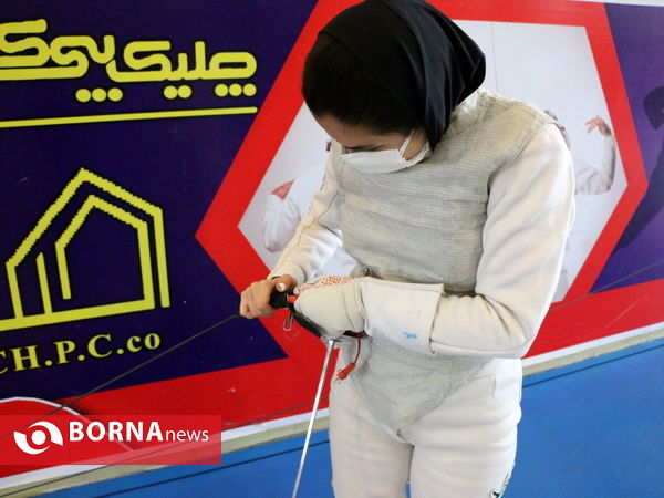 تمرینات بانوان شمشیرباز آذربایجان‌غربی برای حضور در انتخابی المپیک