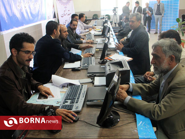 روز اول ثبت نام داوطلبان شرکت در دهمین دوره انتخابات مجلس- شیراز