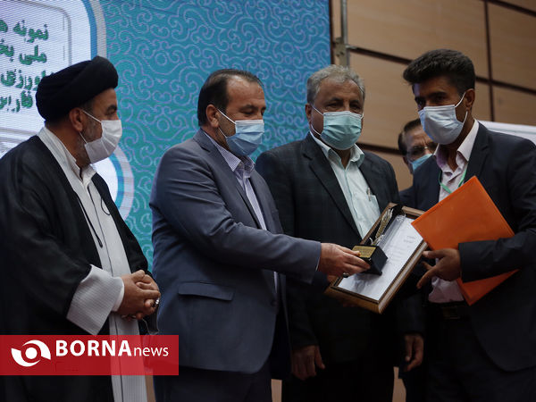 مراسم تجلیل از برگزیدگان ملی فارس در بخش کشاورزی
