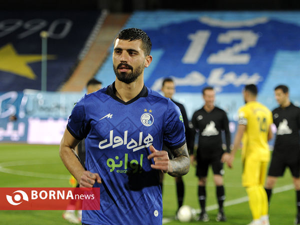 دیدار تیم های فوتبال استقلال - فجرسپاسی