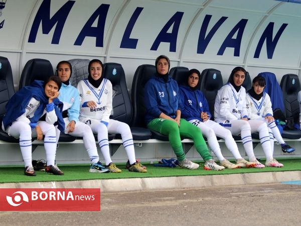 دیدار تیم های فوتبال ملوان بندرانزلی _ خاتون بم