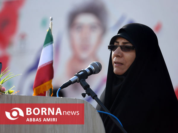 دیدار نماینده ولی فقیه در فارس با همکلاسی های دانش آموز شهید ترور شاهچراغ(ع)