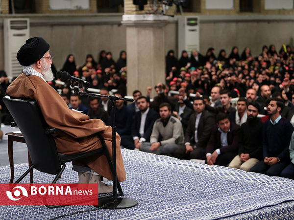 دیدار دانش‌آموزان و دانشجویان با رهبر انقلاب