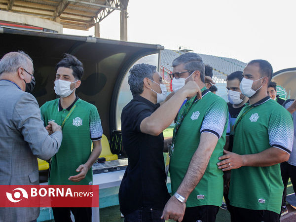 در حاشیه دیدار تیم های فوتبال آلومینیوم - تراکتور سازی