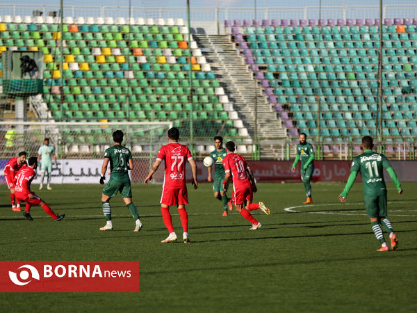 دیدار تیم‌های ذوب آهن - پرسپولیس