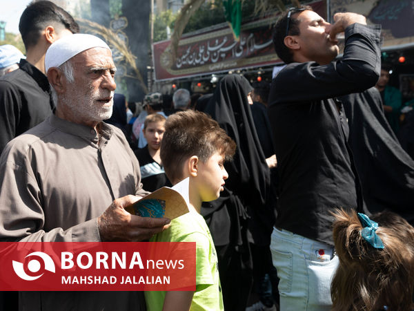 پیاده روی جاماندگان اربعین در مشهد