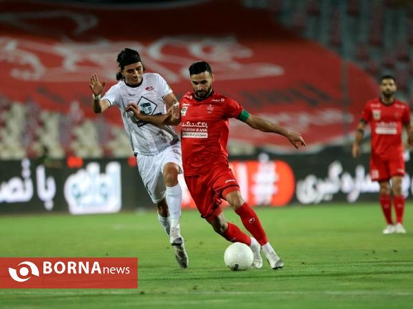 دیدار تیم های فوتبال پرسپولیس_ تراکتور