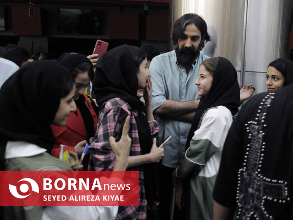 اکران فیلم سینمایی« شب طلایی »