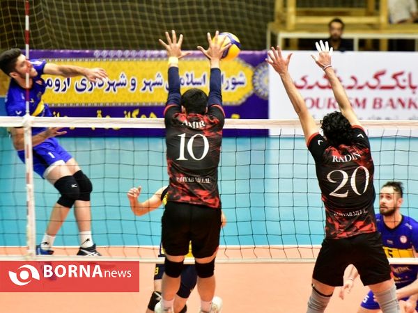 دیدار تیم های والیبال آذرباتری ارومیه و راه یاب ملل مریوان