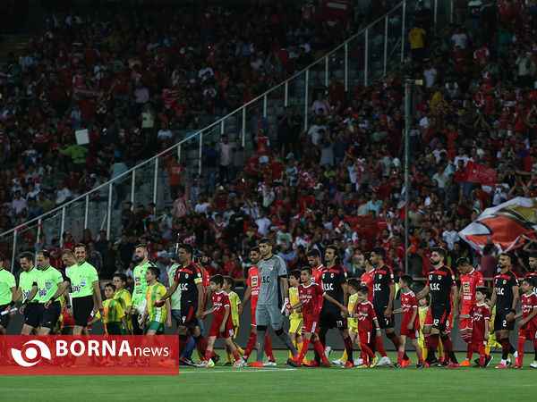 دیدار تیم های فوتبال پرسپولیس و فولاد خوزستان