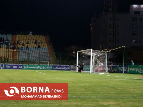 دیدار تیم های فوتبال صنعت نفت - نساجی