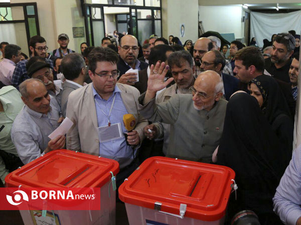 حضور میرسلیم درپای صندوق رای ،مسجد قبا
