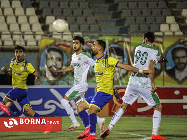 دیدار تیم های فوتبال آلومینیوم اراک-نفت مسجدسلیمان