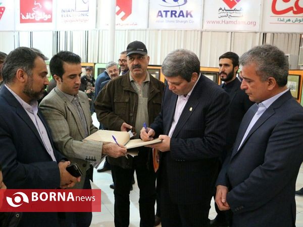 فروش آثار هنری انجمن خوشنویسان ایران به نفع زلزله زدگان غرب کشور