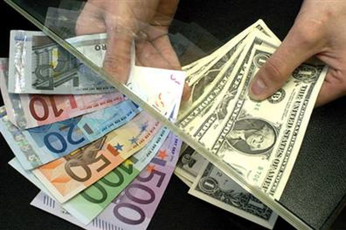 یورو و دلار در تکاپوی مسیرهای روشن