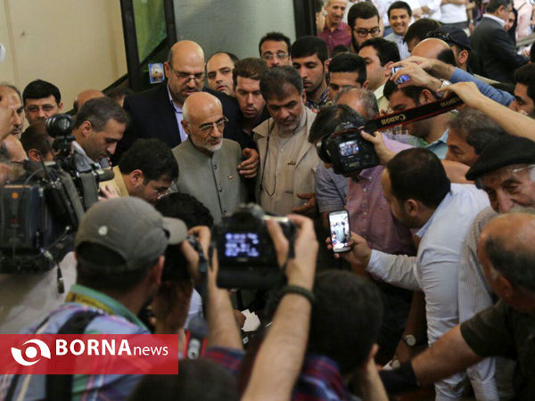 حضور میرسلیم درپای صندوق رای ،مسجد قبا