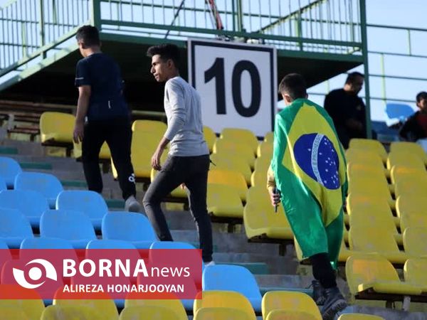 در حاشیه دیدار تیم های فوتبال صنعت نفت  - تراکتور