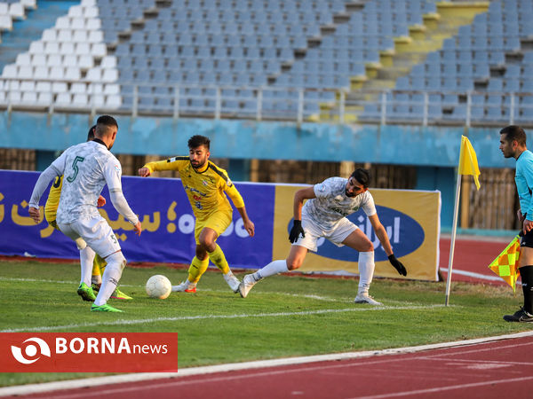 دیدار تیم‌های فوتبال آلومینیوم اراک _ فجر شهید سپاسی شیراز