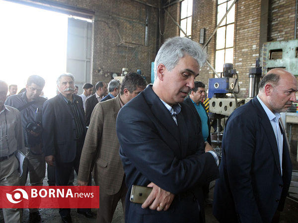 بازدید فرماندار قدس از کارخانه مهیار سنگ شکن
