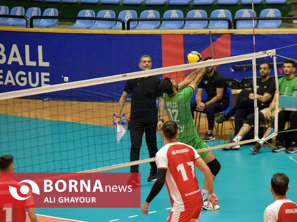دیدار تیم های والیبال شهرداری ارومیه - لبنیات هراز آمل