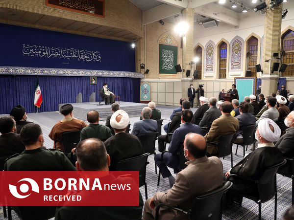 دیدار صدها نفر از مردم استان اصفهان با مقام معظم رهبری