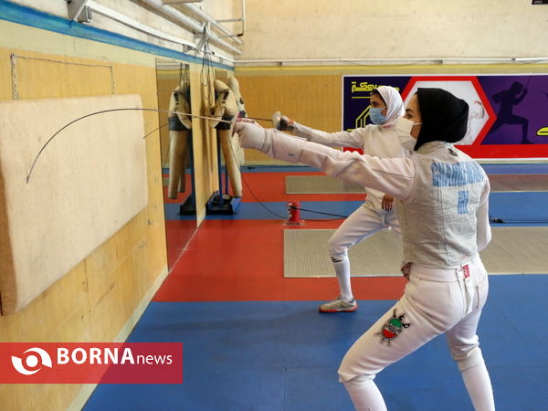تمرینات بانوان شمشیرباز آذربایجان‌غربی برای حضور در انتخابی المپیک