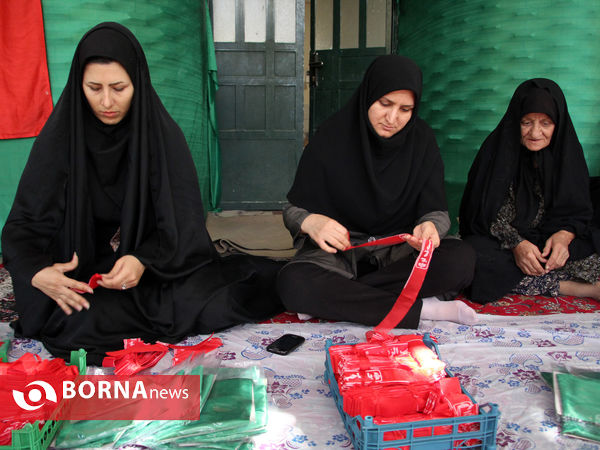 بسته بندی لباس های مراسم شیرخوارگان حسینی در شیراز