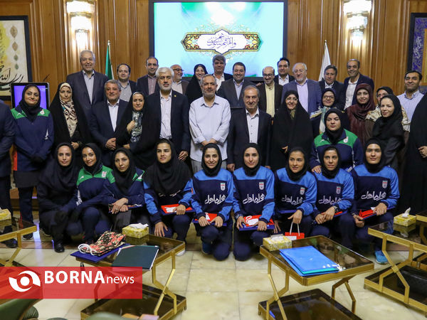 تجلیل از تیم ملی فوتسال بانوان در صحن شورای اسلامی شهر تهران