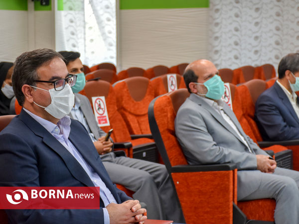 اهداء اقلام پزشکی بانک مهر استان مرکزی به حوزه ی سلامت