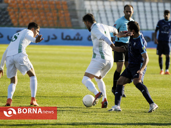 دیدار تیم های فوتبال پیکان- آلومینیوم اراک