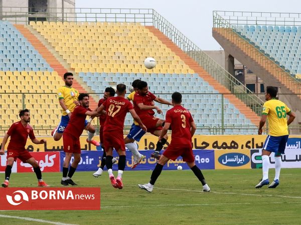 دیدار تیم های فوتبال صنعت نفت - پدیده